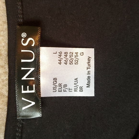 Venus size Large black cold shoulder shirt *only wore once* - Picture 7 of 10